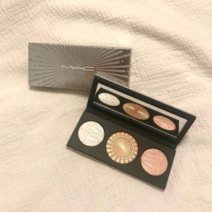 MAC Flashing Ice Extra Dimension Skinfinish Trio